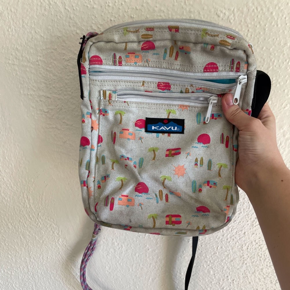 Super awesome one strap Kavu purse